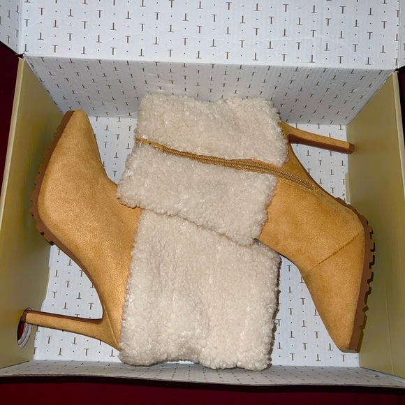Thalia Sodi Cream and Tan Heeled Booties - Picture 2 of 6